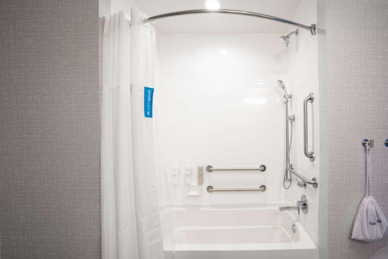 Hampton Inn By Hilton Huntley Chicago ภายนอก รูปภาพ