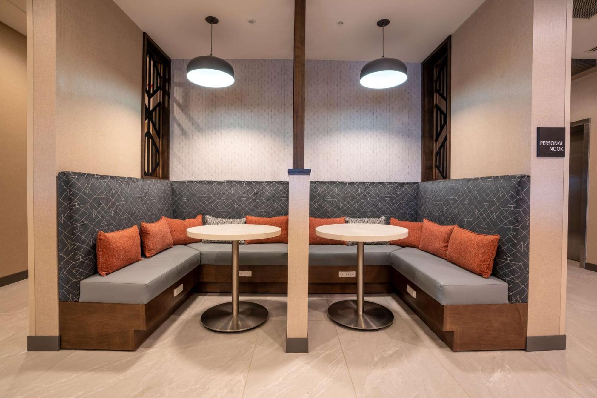 Hampton Inn By Hilton Huntley Chicago ภายนอก รูปภาพ